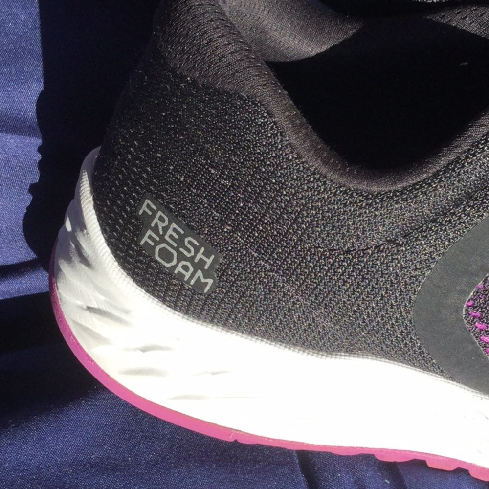 New balance tennis shoes travel vacay walk Sunday brunch farmer’s market garden - Picture 2 of 7